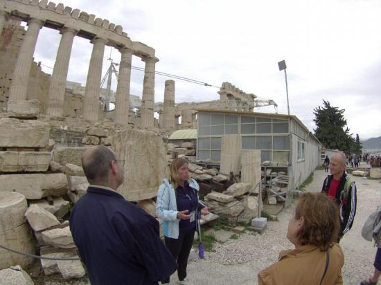 les grecs participaient  à la construction